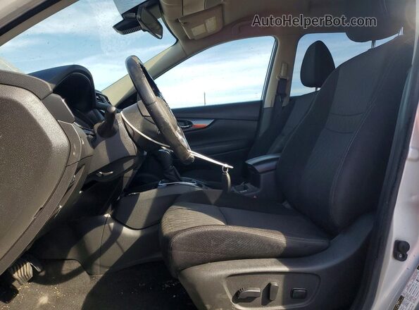 JN8AT2MV1LW139346 2020 NISSAN ROGUE Серебряный Вид салона спереди