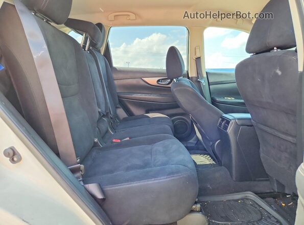 JN8AT2MV3GW140293 2016 NISSAN ROGUE White Вид задніх сидінь