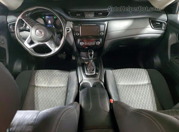 JN8AT2MV4JW312905 2018 NISSAN ROGUE Black Dashboard view