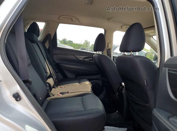 JN8AT2MV5LW121464 2020 NISSAN ROGUE Серебряный Вид задней части салона