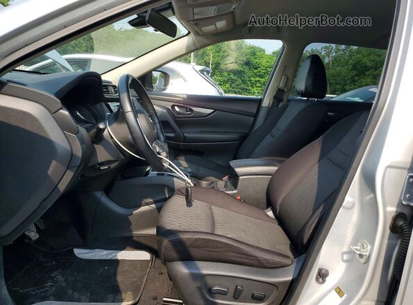 JN8AT2MV5LW121464 2020 NISSAN ROGUE Серебряный Вид салона спереди