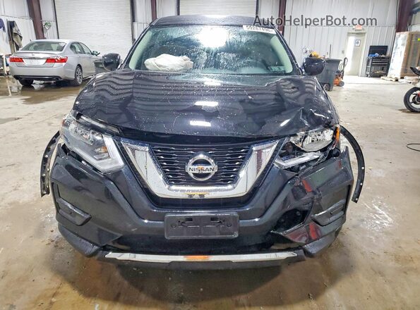 JN8AT2MV6HW263099 2017 NISSAN ROGUE Черный Вид спереди