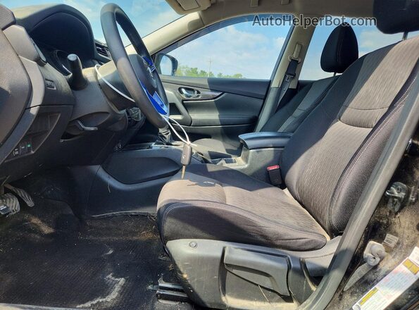 JN8AT2MVXHW022372 2017 NISSAN ROGUE Черный Вид салона спереди