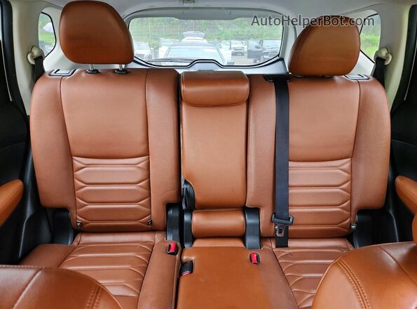 JN8AT2MVXHW282982 2017 NISSAN ROGUE Белый Вид задних сидений