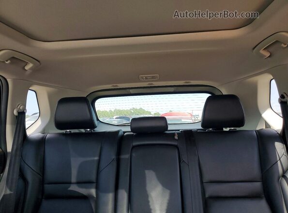 JN8AT3CA3MW010899 2021 NISSAN ROGUE White Rear seats view