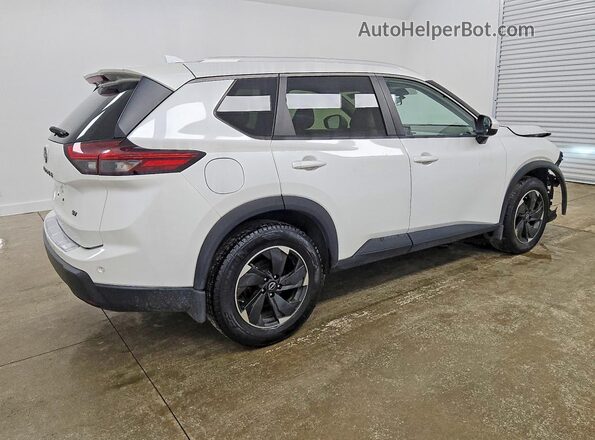 JN8BT3BA5RW355980 2024 NISSAN ROGUE White Trasero derecho