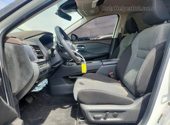 JN8BT3BA6PW404603 2023 NISSAN ROGUE White Front interior view