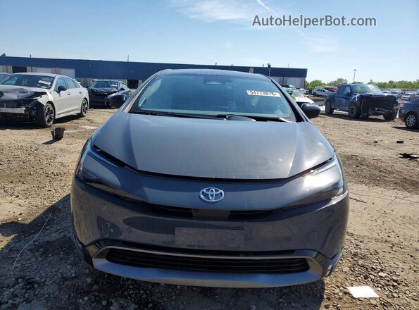 JTDACAAU1R3025052 2024 TOYOTA PRIUS Gray Widok z przodu