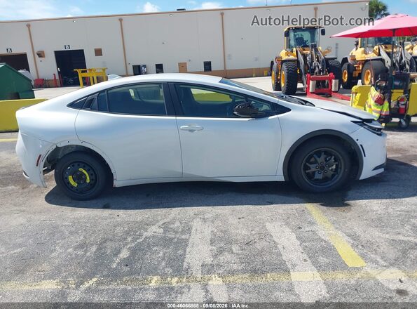 JTDACAAU1R3025259 2024 TOYOTA PRIUS White Vista interior trasera