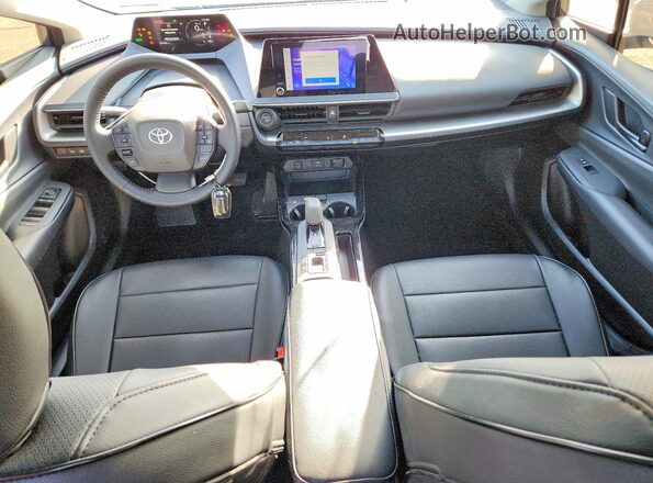 JTDACAAU8R3040258 2024 TOYOTA PRIUS Gray Widok deski rozdzielczej