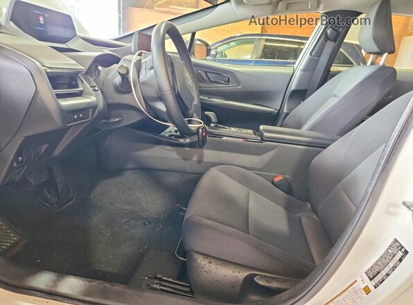 JTDACAAUXP3005315 2023 TOYOTA PRIUS White Вид салону спереду