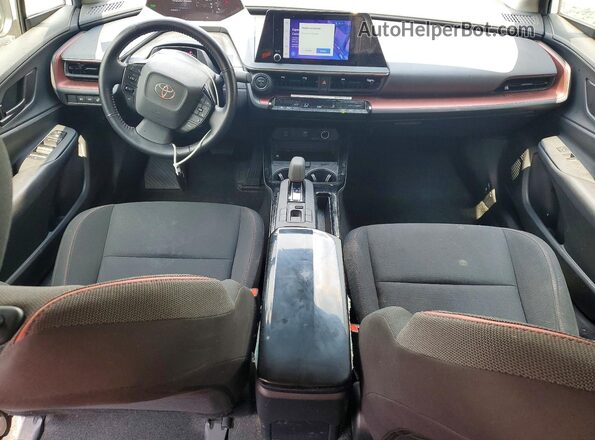 JTDACACU5P3000732 2023 TOYOTA PRIUS Белый Вид панели приборов