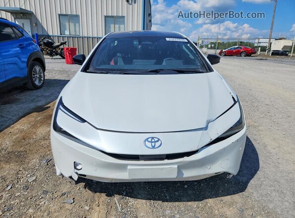 JTDACACU5S3051060 2025 TOYOTA PRIUS White Front view