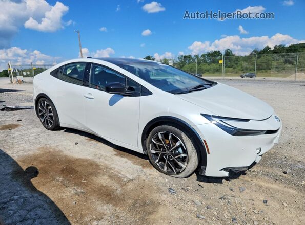 JTDACACU5S3051060 2025 TOYOTA PRIUS White Front right