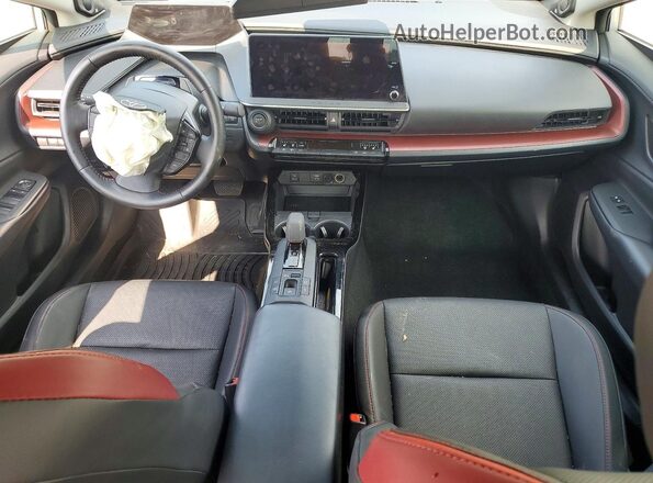JTDACACUXS3040264 2025 TOYOTA PRIUS Серебряный Вид панели приборов