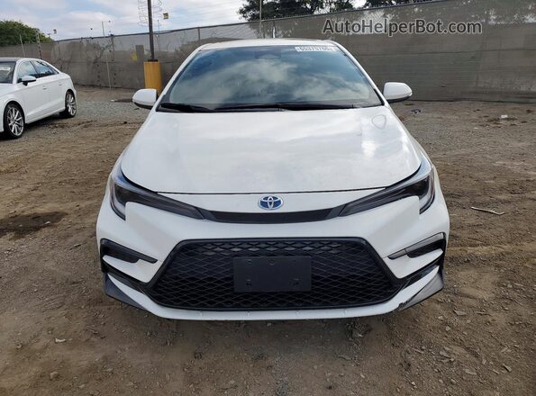 JTDBCMFE2R3048525 2024 TOYOTA COROLLA White Вид спереду