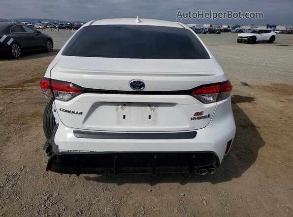 JTDBCMFE2R3048525 2024 TOYOTA COROLLA White Вид ззаду