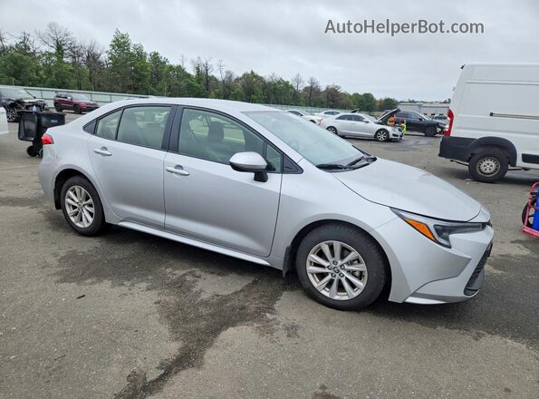JTDBCMFE2T3137678 2026 TOYOTA COROLLA Серебряный Передняя правая четверть