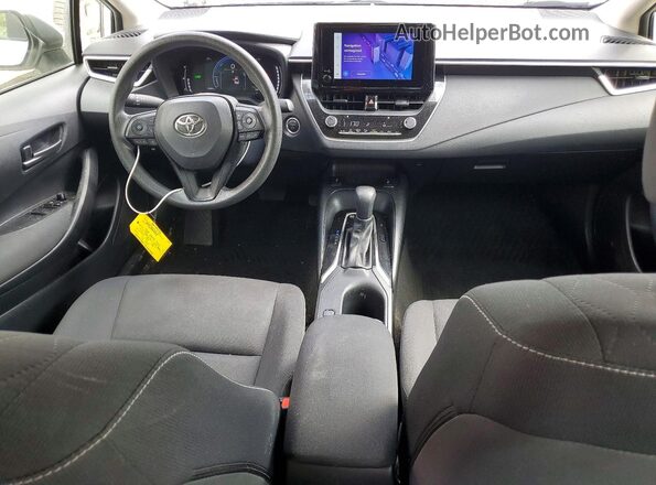 JTDBCMFE4PJ014983 2023 TOYOTA COROLLA White Вид панелі приладів