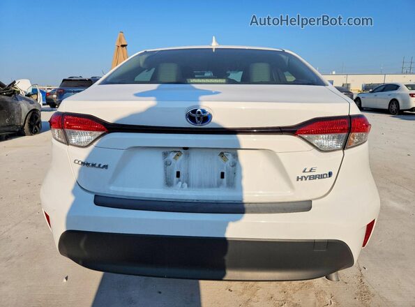 JTDBCMFE6R3068230 2024 TOYOTA COROLLA White Հետևի տեսք