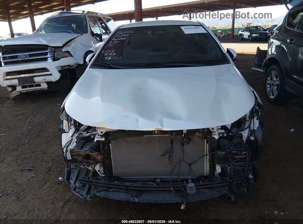 JTDBCMFE9R3061840 2024 TOYOTA COROLLA Белый Вид спереди