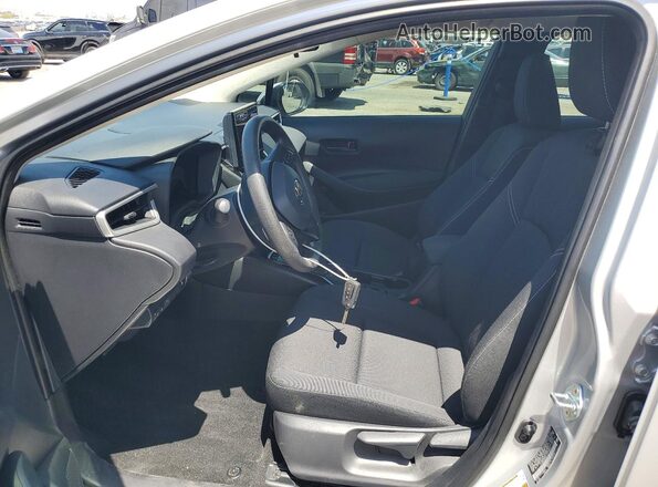 JTDBDMHE6T3029820 2026 TOYOTA COROLLA Серебряный Вид салона спереди