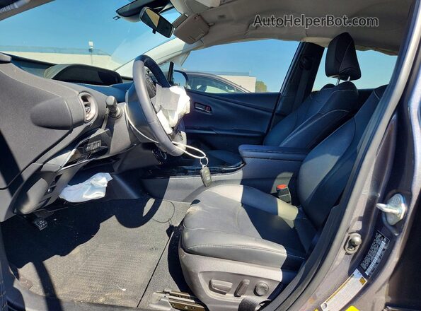JTDKAMFPXN3224058 2022 TOYOTA PRIUS Серый Вид салона спереди