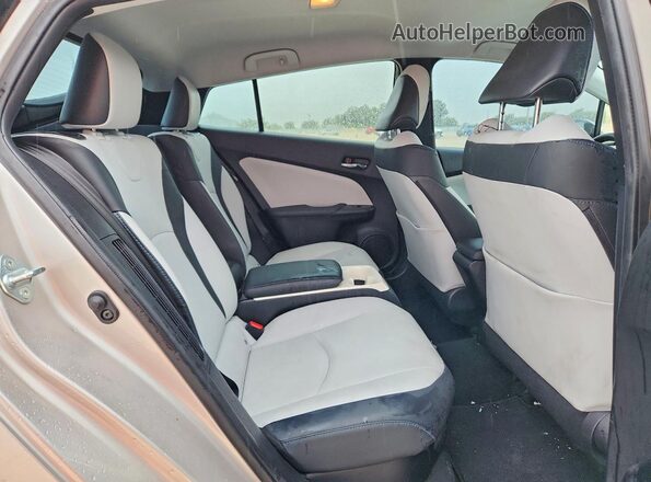 JTDKARFP0K3118727 2019 TOYOTA PRIUS Silver Rear seats view