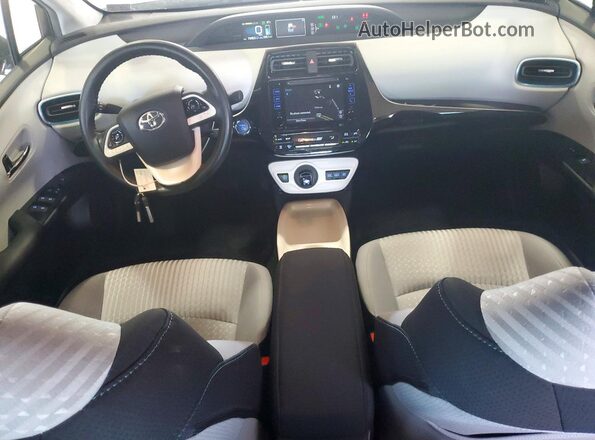 JTDKARFP1H3002140 2017 TOYOTA PRIUS Silver Vista del salpicadero