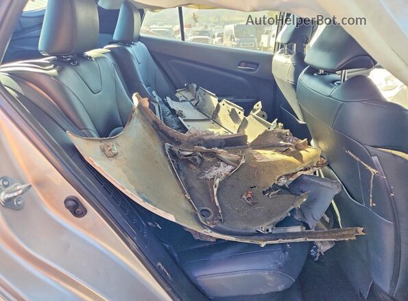 JTDKARFP2H3002874 2017 TOYOTA PRIUS Silver Հետևի նստատեղերի տեսք