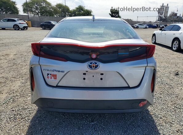 JTDKARFP3H3067426 2017 TOYOTA PRIUS Серебряный Вид сзади