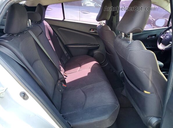 JTDKARFU2H3531909 2017 TOYOTA PRIUS Silver Вид задніх сидінь
