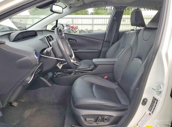 JTDKARFUXH3052735 2017 TOYOTA PRIUS Белый Вид салона спереди