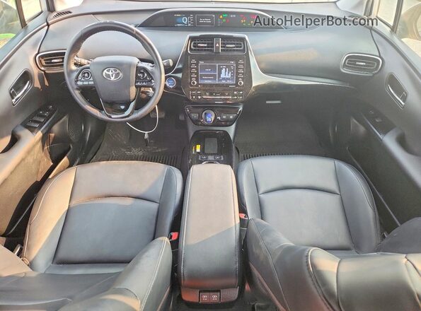 JTDL9MFU8M3030159 2021 TOYOTA PRIUS Серебряный Вид панели приборов