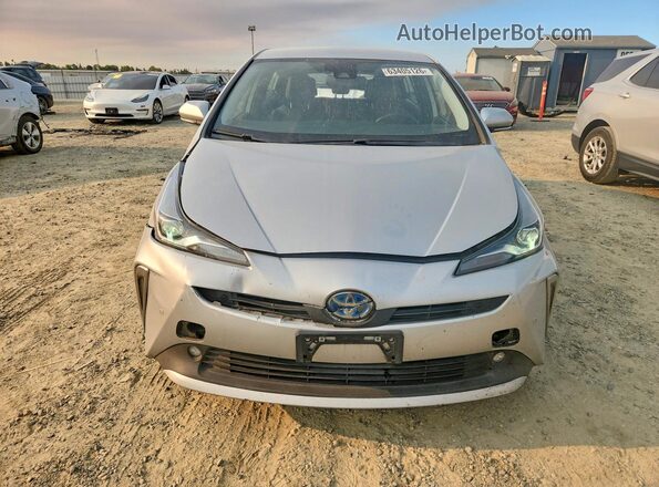 JTDL9MFU8M3030159 2021 TOYOTA PRIUS Серебряный Вид спереди