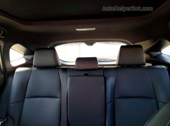 JTEAAAAH0MJ025844 2021 TOYOTA VENZA Red Widok tylnych siedzeń
