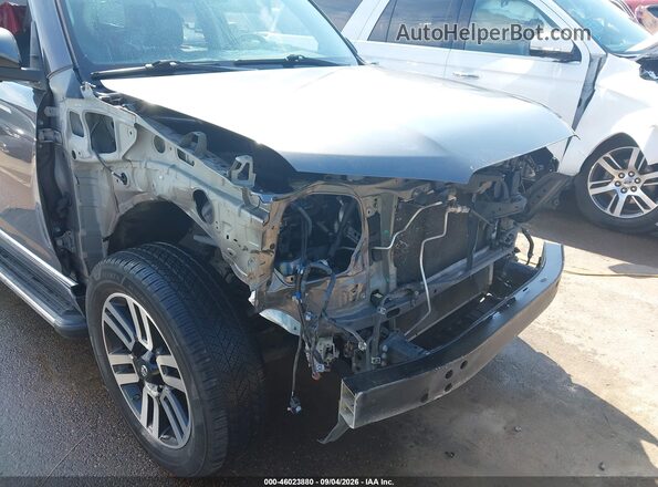 JTEBU5JR2G5349791 2016 TOYOTA 4RUNNER Gray Widok z przodu