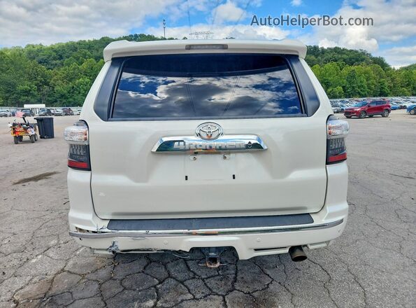 JTEBU5JR2J5600686 2018 TOYOTA 4RUNNER White Հետևի տեսք
