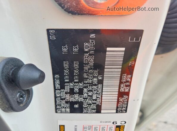 JTEBU5JR2J5600686 2018 TOYOTA 4RUNNER White VIN կոդի պիտակի տեսք