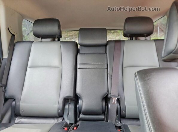 JTEBU5JR2K5656175 2019 TOYOTA 4RUNNER Black Вид задніх сидінь