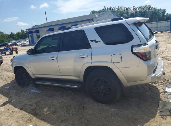 JTEBU5JR9J5520771 2018 TOYOTA 4RUNNER White Trasero izquierdo