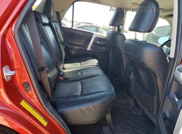 JTEBU5JRXG5317624 2016 TOYOTA 4RUNNER Red Вид задньої частини салону
