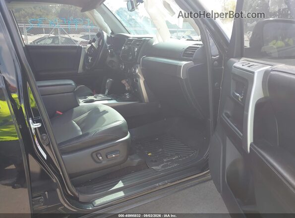 JTEBU5JRXG5368427 2016 TOYOTA 4RUNNER Black Front interior view
