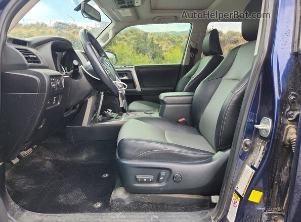 JTEBU5JRXG5390637 2016 TOYOTA 4RUNNER Blue Вид салону спереду