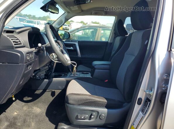 JTEEU5JR3R5311373 2024 TOYOTA 4RUNNER Silver Widok wnętrza z przodu