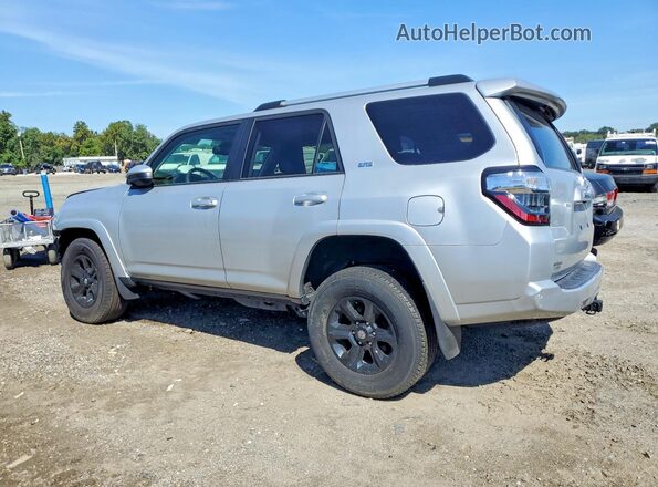 JTEEU5JR3R5311373 2024 TOYOTA 4RUNNER Silver Tył lewy