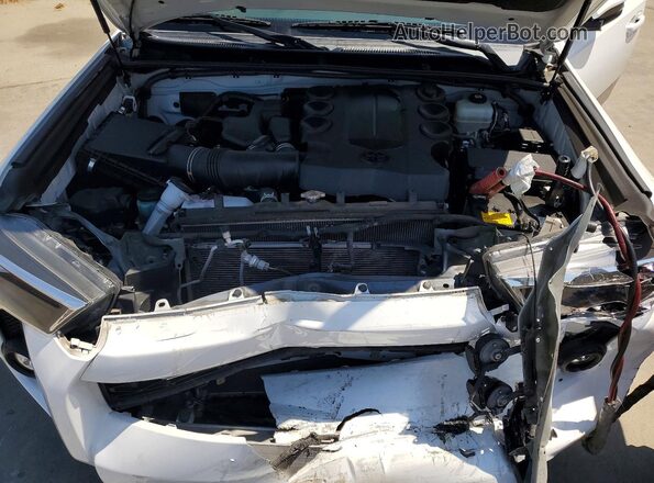 JTENU5JR6M5878962 2021 TOYOTA 4RUNNER White ძრავის განყოფილების ხედი