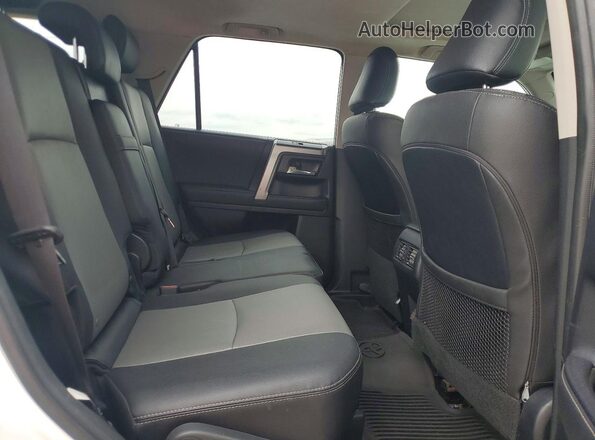 JTENU5JR8P6190377 2023 TOYOTA 4RUNNER White Հետևի նստատեղերի տեսք