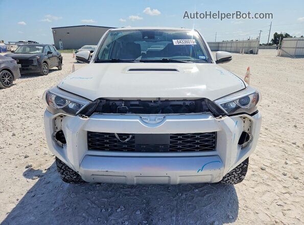 JTERU5JR8M5939049 2021 TOYOTA 4RUNNER White Widok z przodu