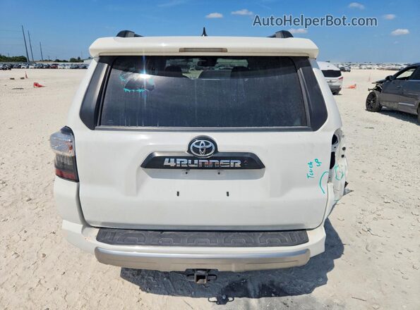 JTERU5JR8M5939049 2021 TOYOTA 4RUNNER White Widok z tyłu